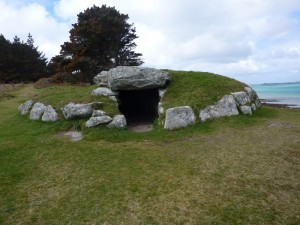 Innisidgen Upper Burial Chamber is well preserved, including an entrance you can crawl into.